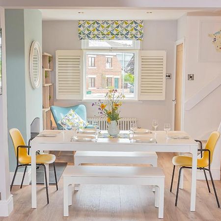 Modern 3-Bed House On Tarporley High Street Villa Luaran gambar