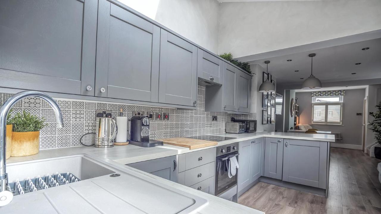 Modern 3-Bed House On Tarporley High Street Villa Luaran gambar